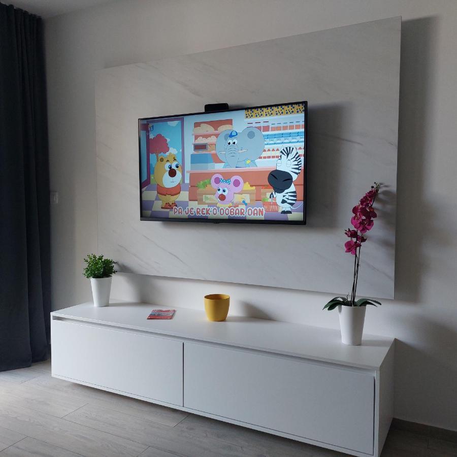Apartments Sindy And Mendy With Parking Space In The Garage Dubrovnik Exterior foto